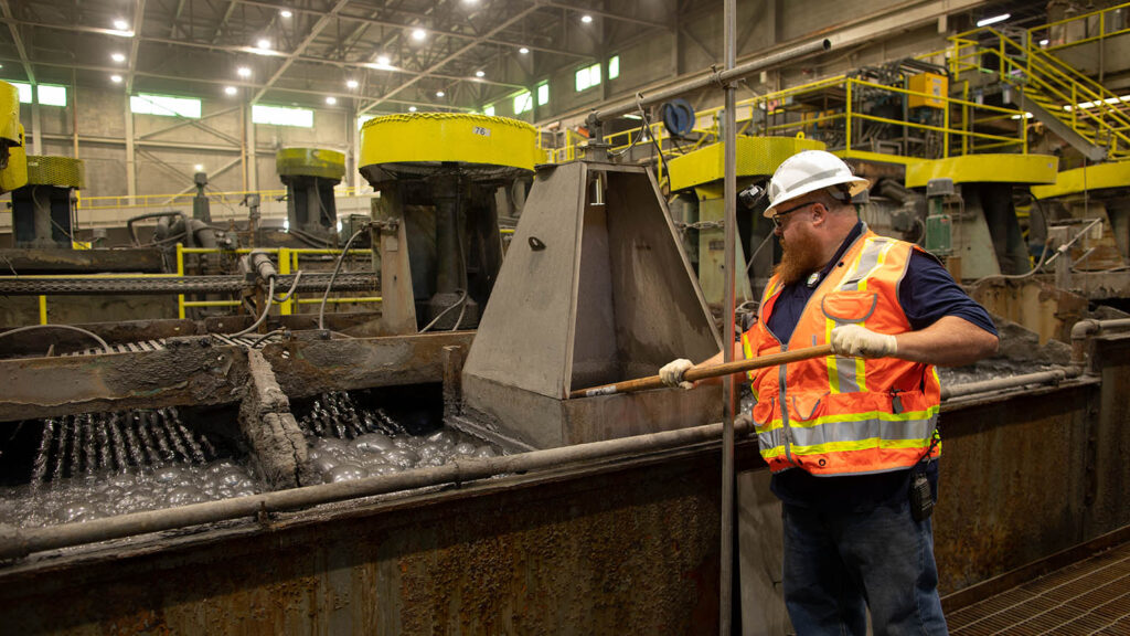 A Brushy Creek Mill employee oversees the zinc flotation process.